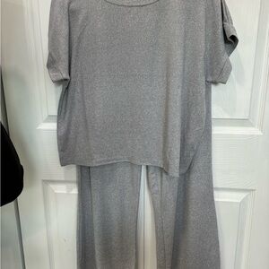 Zenana Short Sleeve Lounge Pant Set  Gray Sweatshirt  NWOT
